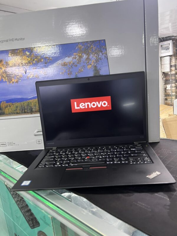 Lenovo T470s UltraBook Intel i5 7200u 2.6GHz, 8GB RAM, 256GB SSD,