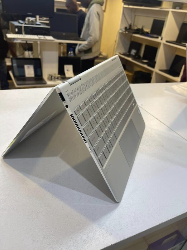 HP Spectre X360 13.3" Touchscreen 2 in 1 - Core i7-7365U