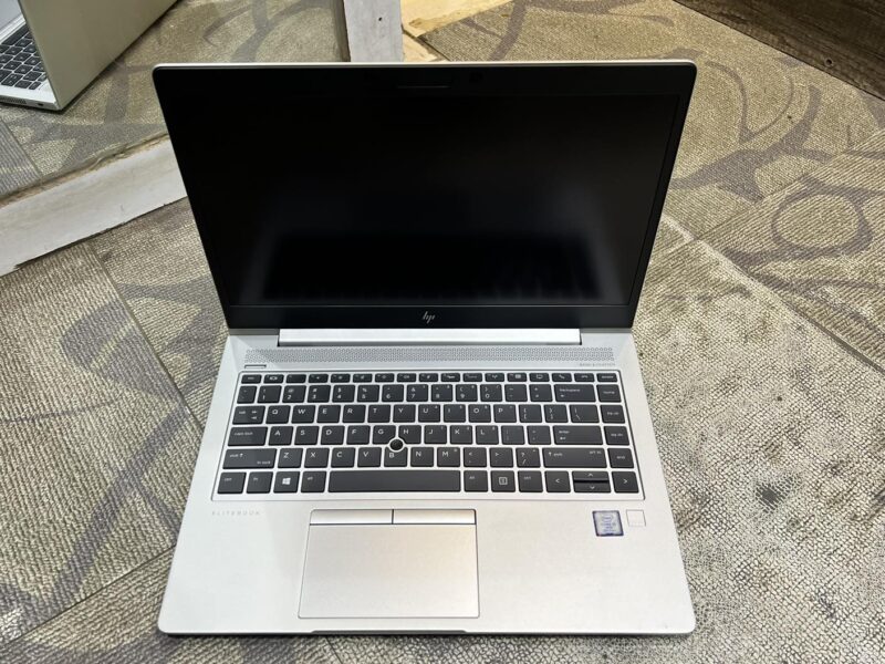 HP Elitebook 830 G5 13.5" Core i5-8250U, 16GB DDR4 RAM, 256GB SS