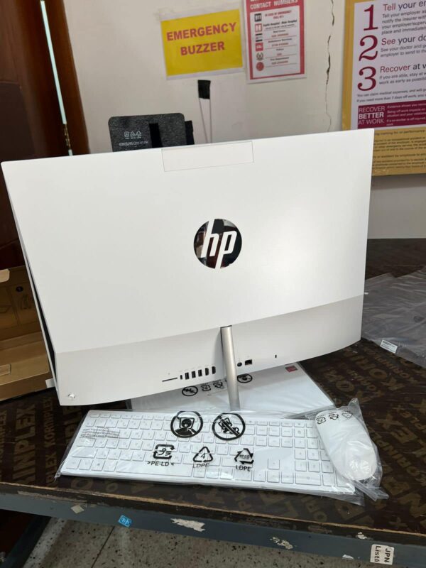 Hp Pavilion 24" All-in-one Desktop, AMD Ryzen 5 4000u, 8GB RAM