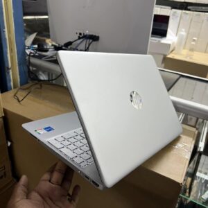 HP Laptop 15s Intel Core i5-1135 G7 8GB RAM 512GB SSD 15.6 inches