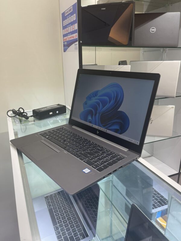 Hp Zbook 15 G5 8th gen Corei5