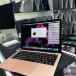 Mid 2019 Apple Macbook Air with 1.6 GHz Core i5 (13.3 inches, 8GB RAM, 512GB SSD)